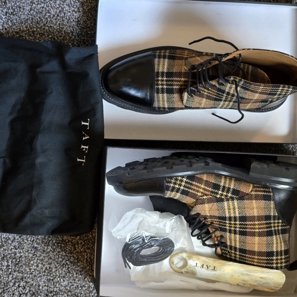 TAFT- Jack Boot Yellow Plaid - Picture 1 of 3